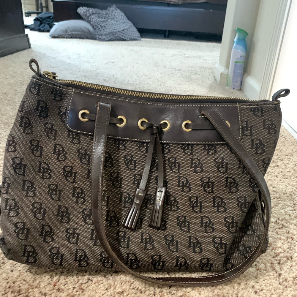 dooney and burke shoulder bag